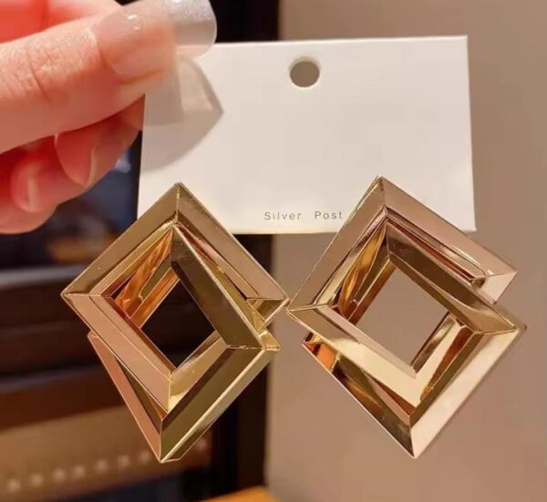 Golden square shaped party wear anti-tarnish jewelry