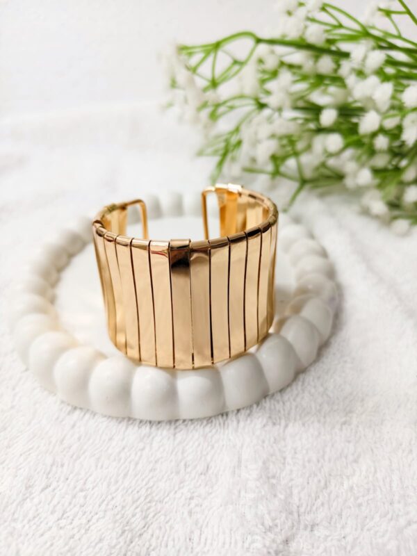 Multi lines shape kada