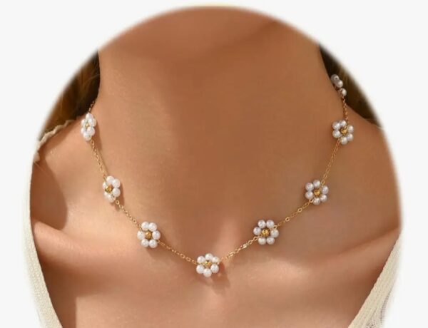 White flower pearl chain