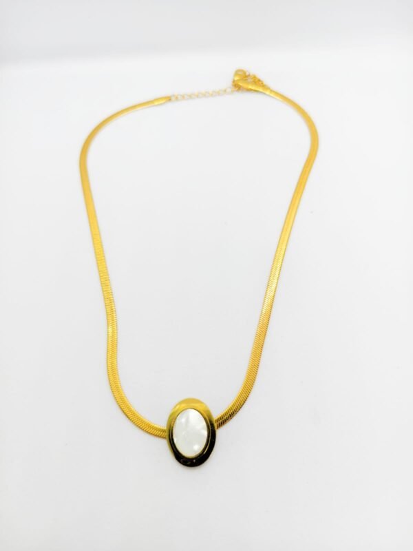 White mop pendant snake chain