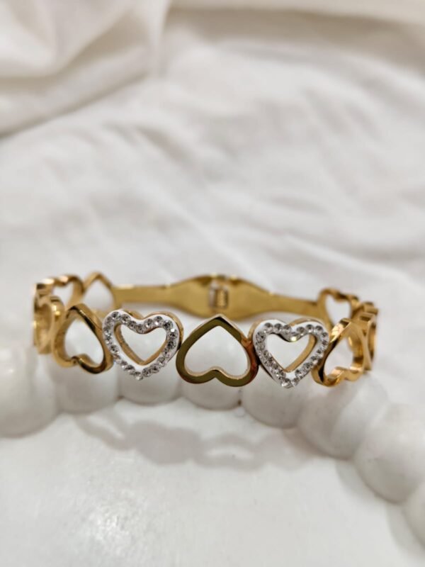 Heart shape Front openable kada